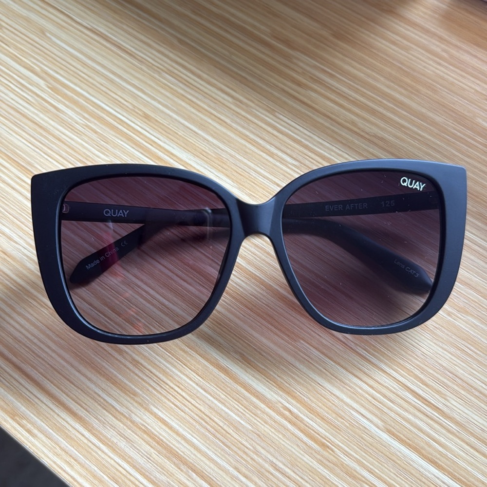 NWT Quay Australia Matte Black Sunglasses